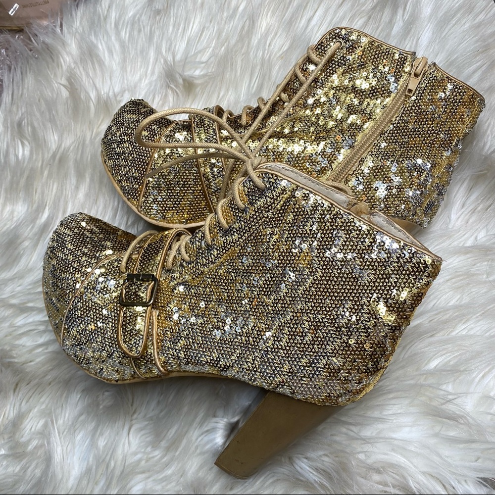 Sparkly “Gold Sequence” platform